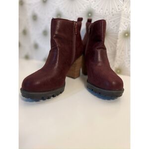 Call It Spring (ALDO) burgundy stacked heel ankle boots. Size 8.